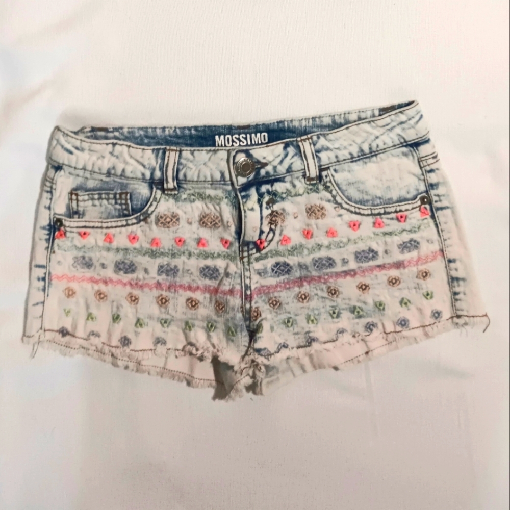 Mossimo Supply - Women's Denim Shorts, Distressed & Embroidered size 5 (Juniors)